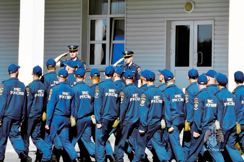 В Академии проходит курс молодого бойца для первокурсников